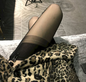 bbw撒尿间谍女厕hd_720手机在线看